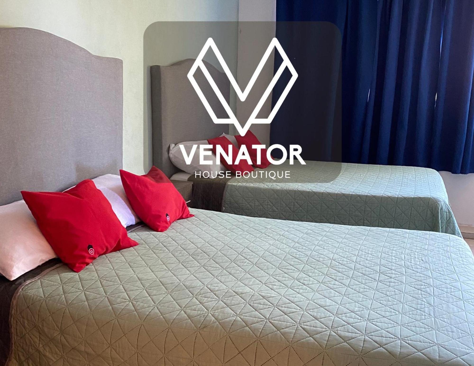 4 Venator House Boutique Aparthotel เลออน ภายนอก รูปภาพ